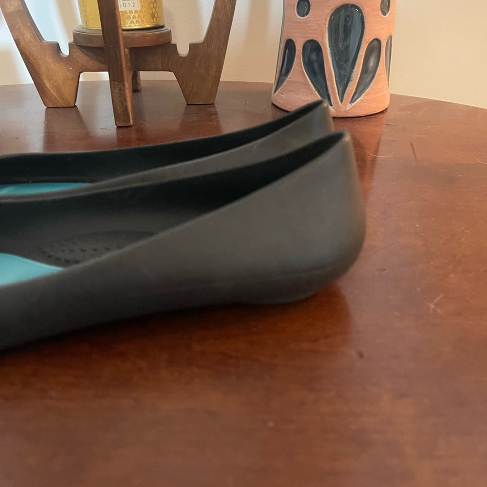 Oka B Womens Black Matte Jelly Flats with Jewel Embellishment NWOB 9 Comfy Glam - Picture 6 of 13
